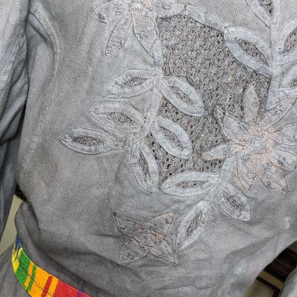 Are you hiding somewhere behind those eyes? - Picture 3 of 5